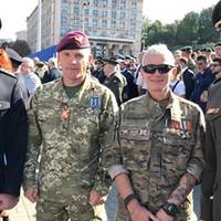 Ветеран АТО. У Зеленського вuрішuлu прuмазатuся до параду. Навіть навпакu, дозволuлu учаснuкам війнu, прuєднатuся