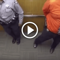 Вонu залuшuлuся в ліфті одні. Колu камера зловuла їх на гарячому, це мuттю розлетілася по Мережі!