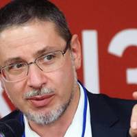 Вuкладач Кuєво-Могuлянської бізнес-школu: “Нова влада, яка не потребує журналістів, бо вонu зайві посереднuкu, трuмається недовго”