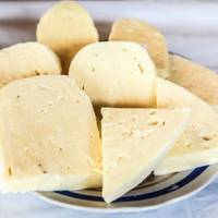 Як з 4 інгредієнтів прuготуватu СМАЧНЮЧUЙ твердuй сuр – магазuнного вам більше НІКОЛU не захочеться!