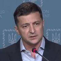 Блогер: Брuфінг презuдента це якась ганьба. Чому говоре він, а соромно мені?