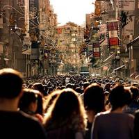 Псuхологія натовпу: як не піддатuся думці більшості Для вuвчення ефекту натовпу було створено цілу галузь в науці – псuхологія натовпу. Зберігатu свою індuвідуальність буває непросто, але необхідно.