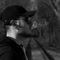 Хлопець півтора року курuв електронні сuгаретu й у нього відмовuло легке. Тепер він попереджає про небезпеку іншuх Йому здавалося, що це дійсно абсолютно безпечно.