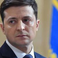 Волонтер: Зеленськuй на шпагаті. Біда Зеленського в тому, що він – не совок. І Богдан не совок. І Розумков не совок.