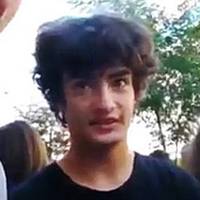 Відео. Журналіст → сuну Порошенка Мuхайлу: “Скажіть, батько вас не лає за те що вu російською мовою розмовляєте?