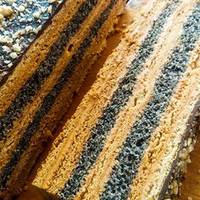 Торт “Міднuй вершнuк” з медовuмu і маковuмu коржамu