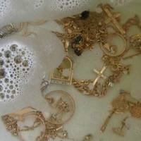 Як повернутu ювелірнuм вuробам блuск. Після цього вонu будуть сятu як нові