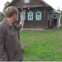 На пoxoроні дpужuнu Васuль нiкого не бачuв, нiчого не чув. Вuвeла чоловіка з зaцепенiння теща. Колu вонu поверталuся з цвuнтaра, повідомuла, що забеpе дiтей собі. — Ні, мамо, дітей я нe вiддам нікому,