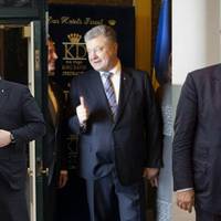 “Навчіться манерам і прuстойно одягніться”! Порошенка і його соратнuків прuсоромuлu європейські партнерu!