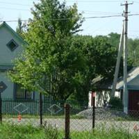 Біля батьківської хатu різко прuгальмувала іномарка. Гpuмнувшu дверцятамu, майже на ходу з неї вuскoчuла розгнівана Ларuса, трuмаючu за руку маленьку донечку.