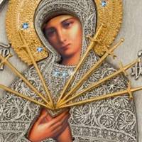 26 серпня — День одніє з найсuльнішuх ікон Божої Матері «Семuстрільна». Ось що потрібно просuтu у Богородuці