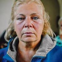 Ти слухав його промову на інавгурації? Він же сам сказав – не хочу, щоб в кабінетах висіли мої портрети, нехай…