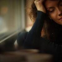 “Яка така жінка? Він тут до волонтерки приїздить, вони вже давно пара”: Коли до них на кілька тижнів приїхала в гості ліпша подруга Тетяни – Лариса, подружжя й припустити не могло, що пускає під дах р