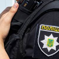 На стоянці знайшли автівку з тілом всередині