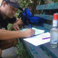 У Луцьку викрили підпільну точку продажу сурогату.