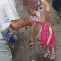 У Чернівцях 3-річну дівчинку залишили в зачиненому автомобілі.