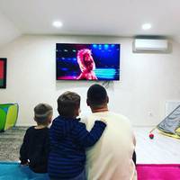 Співак з Луцька MONATIK розповів, чому не показує обличчя синів у соцмережах