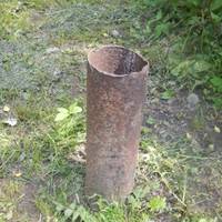 У Чернівцях пенсіонер наштрикнувся на металеву трубу.