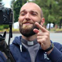 Христос став би зіркою соцмереж, – священник з Білорусі вивчив українську і проповідує в Youtube