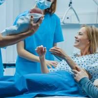 Стали відомі ціни на пологи, лікування інсульту та інфаркту в 2020 році