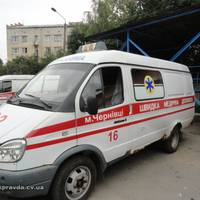 У Чернівцях в кареті швидкої помер чоловік, якому стало зле у тролейбусі.