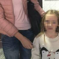 Відвіз доньку і жив з нею в лісі: в Дніпрі мамі повернули зниклу дитину