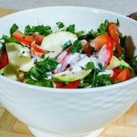 Салат з молодими кабачками