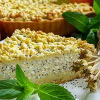 Пиріг з сиром, яблуками і маком