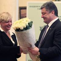 Порошенко пообіцяв цілих 3 мільйони за інформацію про учасників замаху на Гонтареву