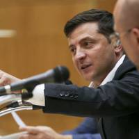 Зеленський планує закінчити війну в Донбасі за рік і провести синхронні вибори