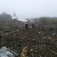 Аварійна посадка літака під Львовом: троє загиблих (фото)