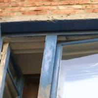 «Смерть настала миттєво»: жінка вчинила самогубство на очах у власного сина