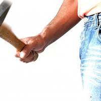 Подвійне вбивство: під час сварки з батьками син схопився за молоток