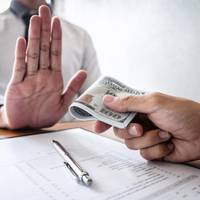 Здай корупціонера - отримай гроші: Рада прийняла закон про викривачів корупції