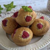 Швидкі кекси на сметані з малиною