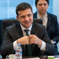 Здавати території ніхто не буде: Зеленський прокоментував переговори щодо Донбасу