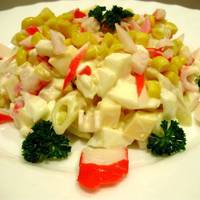 Макаронний салат з крабовими паличками