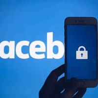 Facebook таємно вмикає камеру смартфона, коли користувач переглядає стрічку новин