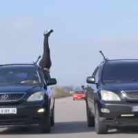 Такого ще ніхто не робив: одеський каскадер на швидкості скоїв унікальний трюк (відео)