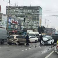 Чорний день: швидкі не встигають розвозити постраждалих в ДТП