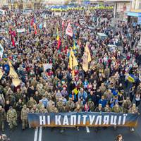Три парламентські фракції закликають українців вийти на Майдан проти капітуляції