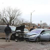 Моторошна автотроща: зіткнулися 3 автівки. ФОТО