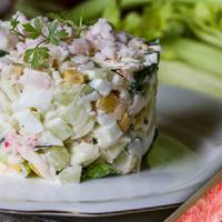 Салат із крабових паличок «Сніговий краб» з огірками і кукурудзою