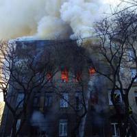 Опубліковано відео, зняте всередині одеського коледжу в момент початку пожежі