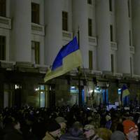 На Банковій ставлять намети ВІДЕО