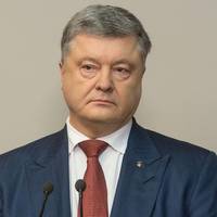 ДБР відкрило справу проти Порошенка за фактом можливої державної зради