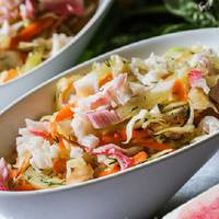Легкий овочевий салат з крабовими паличками