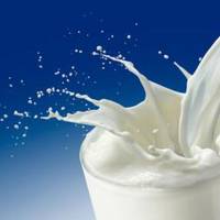 Чому корисно пити молоко перед сном