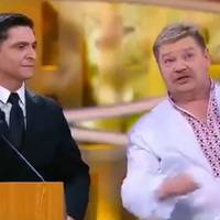 Відео. “Я не фанат Зе, но це ЖАХ!” У Мережі ажіотаж від номера на новорічному вогнику на РосТБ