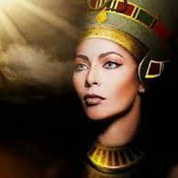 Відпочивала в готелі в Єгипті і з острахом чекала, коли ж почую “вєлікій і могучій”. Як не дивно, говорили ним мої співвітчизники. І так соромно стало за Україну